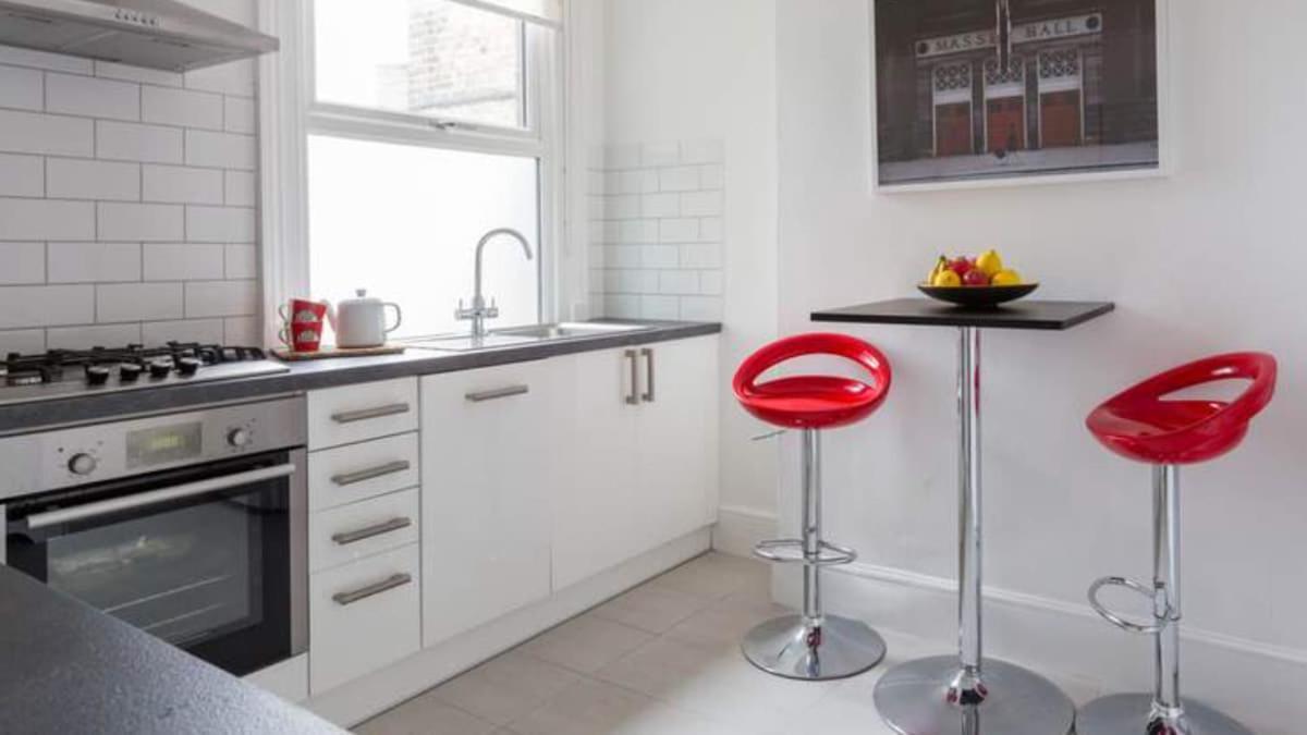 Elegant & Spacious 3 Bed Londra